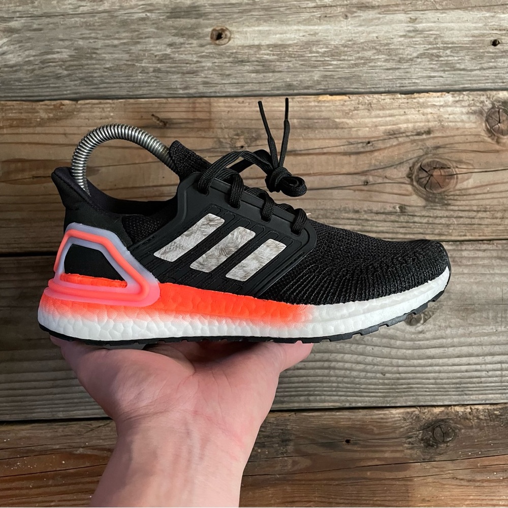 New Women Size 6/ Size 4.5 Youth adidas UltraBoost 20 Signal Coral Running Shoes